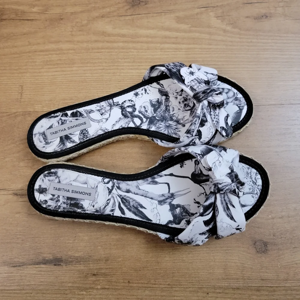 Tabitha Simmons Heli Bow Slide Sandal Fairy Print Black & White - Picture 5 of 8